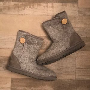Grey knit ugg boots